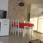 Jela Rogoznica (Sibenik-Knin)
