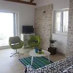 Apartment Jela *