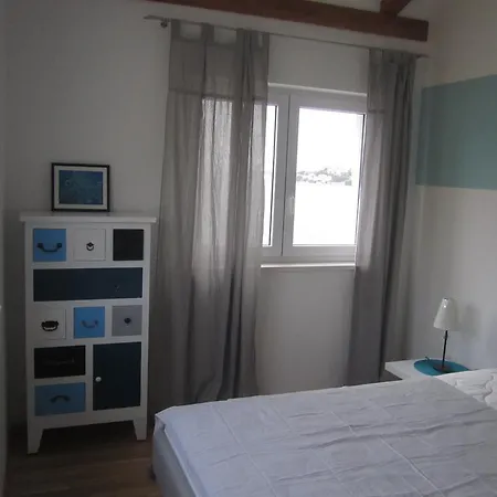 Jela Apartman Rogoznica