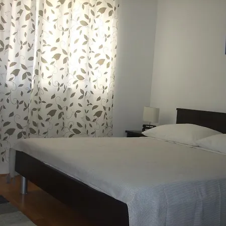 Apartment Jela *