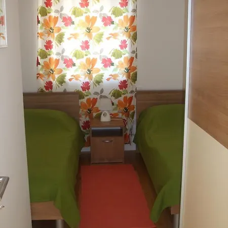 Jela Apartman Rogoznica