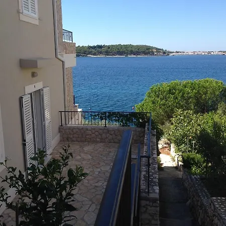 Jela Apartman Rogoznica