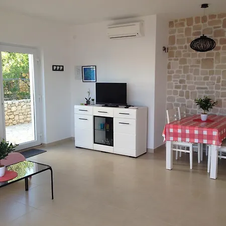 Apartment Jela *