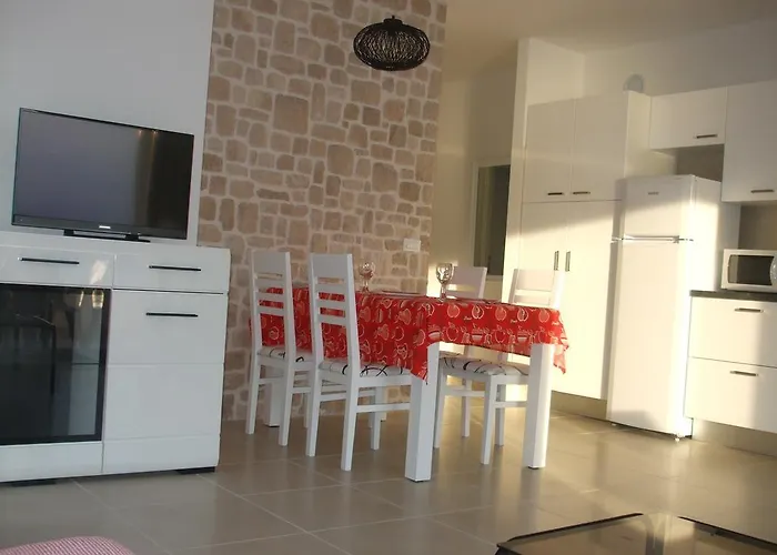 Jela روغوزنيكا