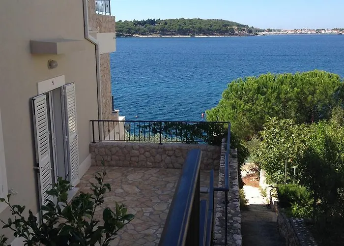 Jela شقة روغوزنيكا